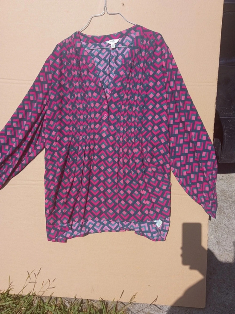 Terra And Sky Blouse in Pink & Green Size Medium Like New